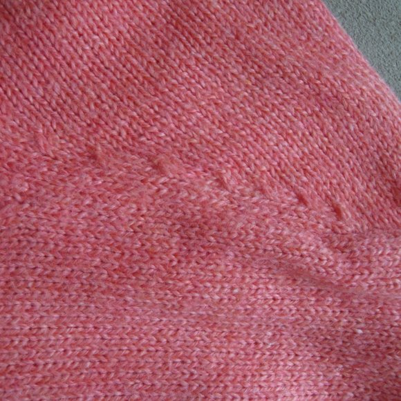 Old Navy Women's Sweater Coral Tropics Softest V-Neck Pullover Sweater Sz S/P - Picture 8 of 12